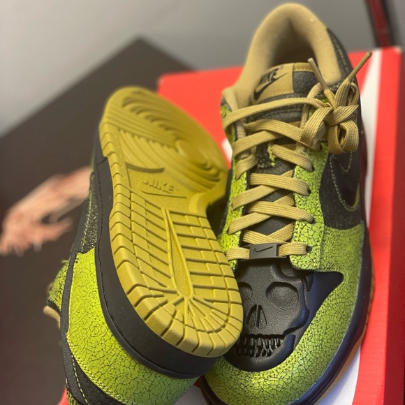 Nike Dunk Low Retro “Halloween Skull” Size 9 BRAND NEW
OG EVERYTHING! - Picture 9 of 14